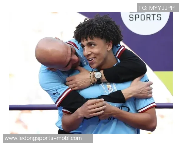 里科刘易斯高度评价B席称其能力无与伦比与他同场竞技令人惊叹 里科刘易斯高度评价B席称其能力无与伦比与他同场竞技令人惊叹