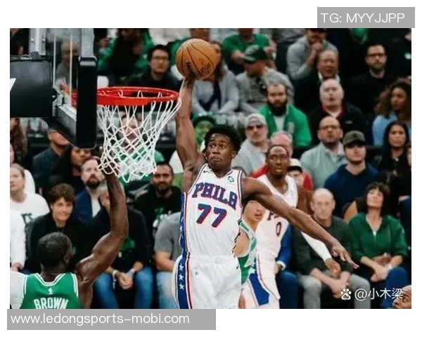 半场表现惨淡马克西恩比德乔治合计仅中8球令人失望 半场表现惨淡马克西恩比德乔治合计仅中8球令人失望